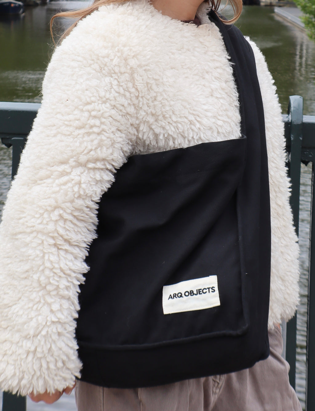 ARQ Crossbody — Black